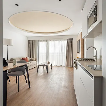 Apart-hotel B48 Feria