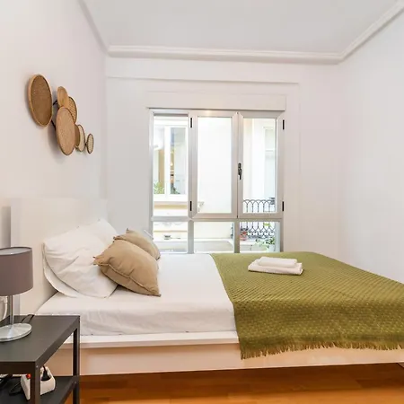 شقة Invalencia Negrito Flat 3 Bdrm & 2 Wc Center فالنسيا