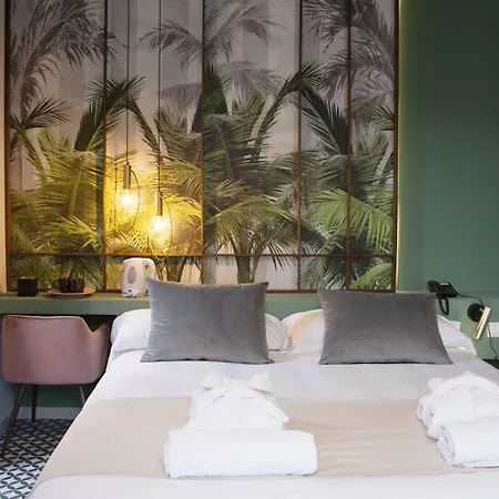 & Co. Quart Boutique