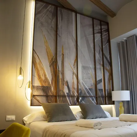 & Co. Quart Boutique