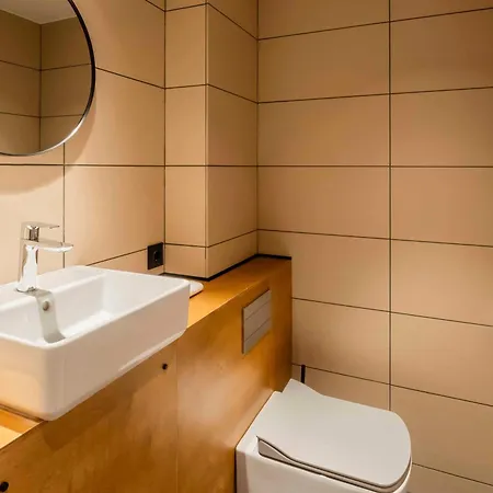 Easyhotel Ciutat Vella 2*