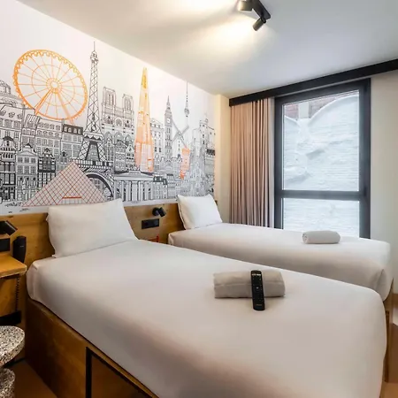 Easyhotel Ciutat Vella Otel 2*