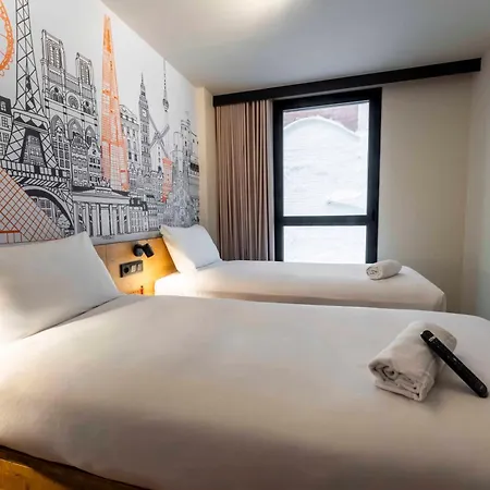 Easyhotel Ciutat Vella Otel Valensiya