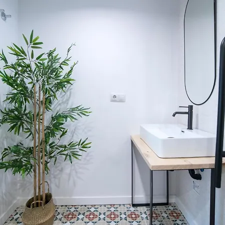 Apartament District Key - Valencia, Olimpia 2 *