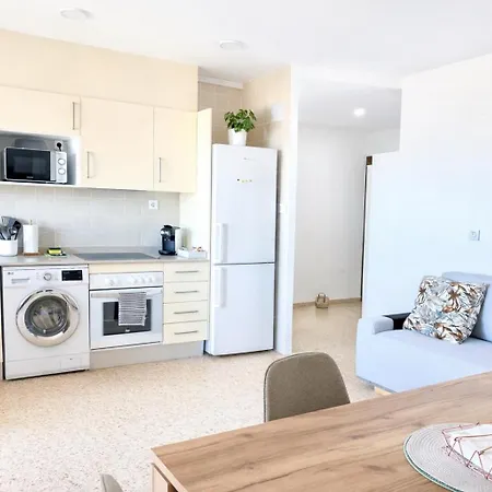 Isola Beachside Apartment *