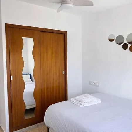 Isola Beachside Apartment *