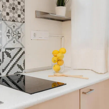 Your Sunny & Spacious Portview Apartmán *