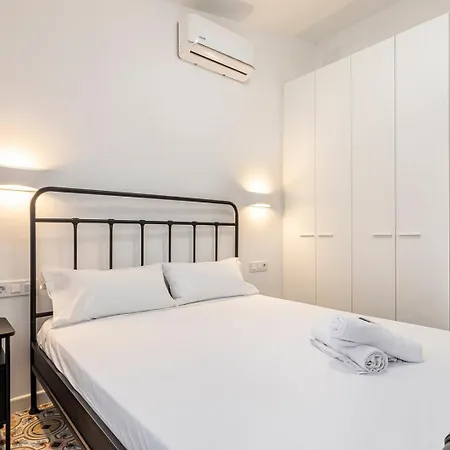 Guest house Guestready - Traditional House Near Malvarrosa 4*