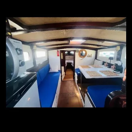 Botel La Pepa Valencia