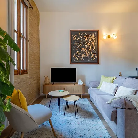 아파트 Prime Location, Bright & Cozy