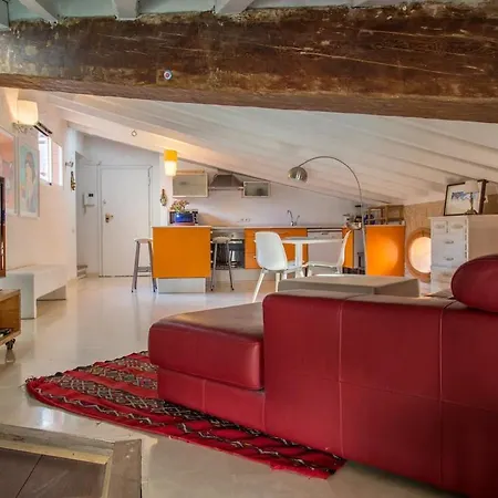 Atico Exclusivo Del Siglo Xvi Con Dos Terrazas En El Corazon De Ciutat Vella