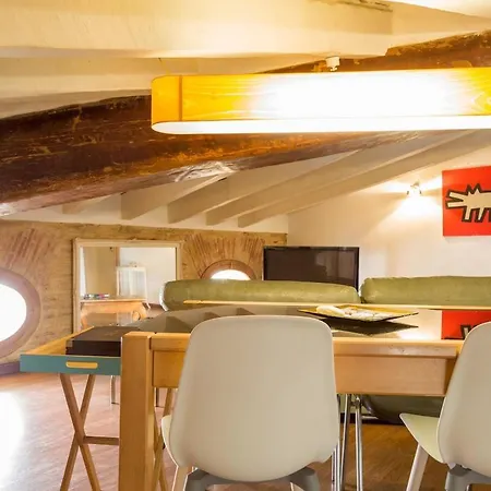 Atico Exclusivo Del Siglo Xvi Con Terraza Privada En El Corazon De Ciutat Vella