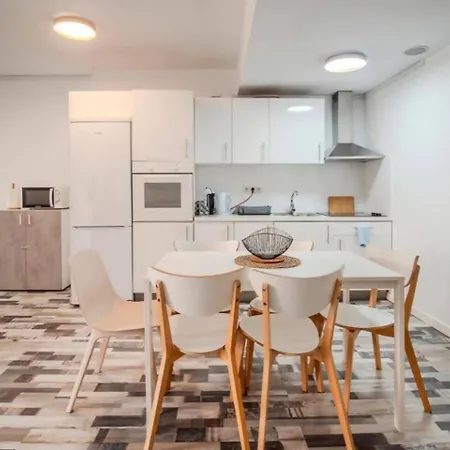 Spacious Apt&terrace Sleeps 7 Valencia