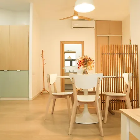 Valentia Modern And Comfortable Beachside Style Valencia