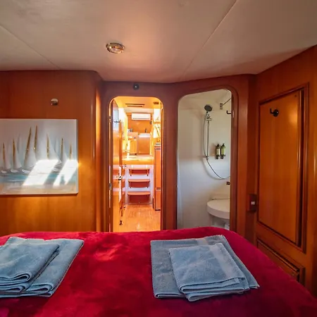 Hotel en barco Master&commander