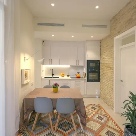 Walk - 20 Min - Beautiful Private Patio Βαλένθια