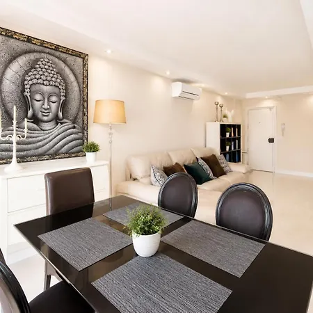 The White Apartment: Luxury, And Design Apartment *