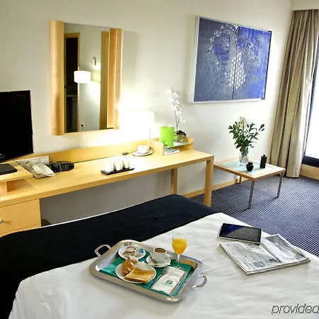 호텔 Alameda Plaza 4*