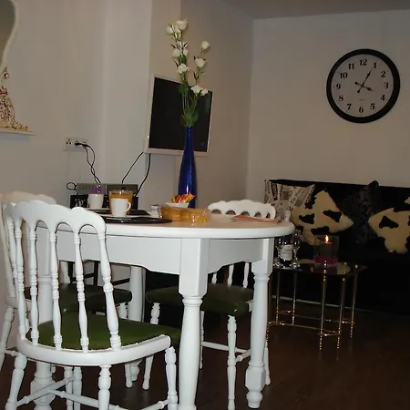 Apartment Twenty Granada *