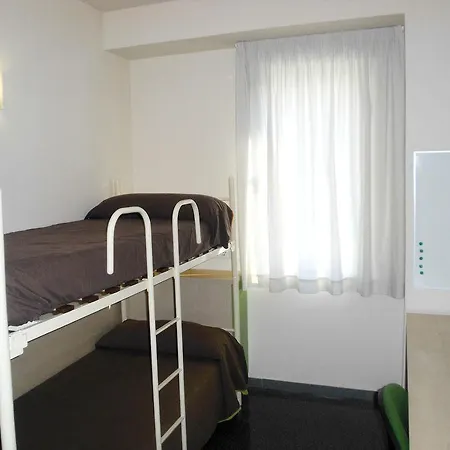 Residencia Universitaria Resa Damia Bonet Апартаменты *