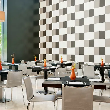 ホテル イルニオン アクア 4 バレンシア