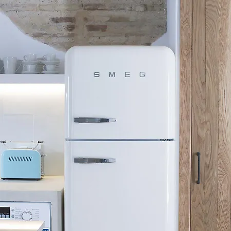 La Mas Bonita Apartment *