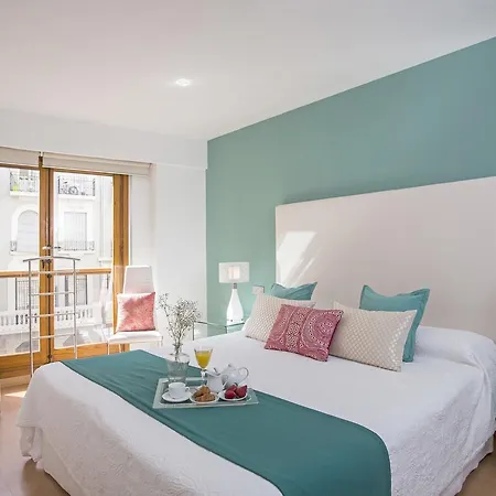 Singular Stays Plaza De La Reina Apartman