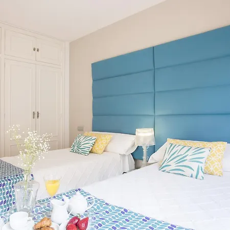 Singular Stays Plaza De La Reina Apartman *