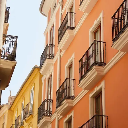 朱里斯塔市中心公寓 *