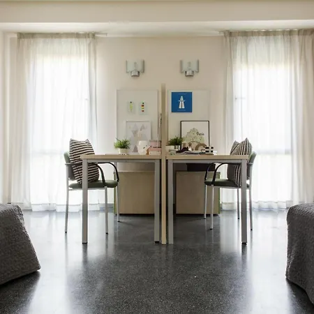 Апартаменты Residencia Universitaria Resa Damia Bonet *