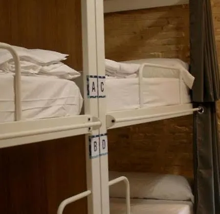 Hostal Up