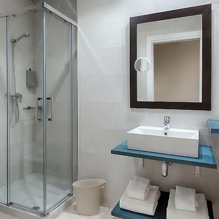 Opera House 3* Valenza