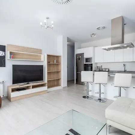 Luxury Front With Pool Valencia