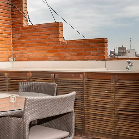 Travel Habitat Atico Ciutat Vella.