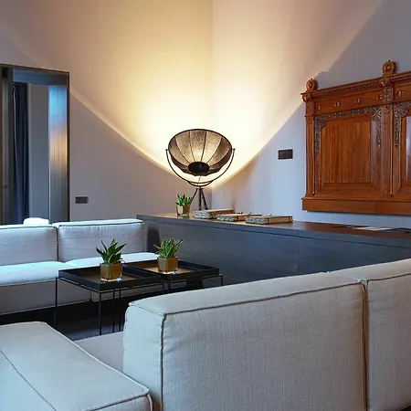 Caro Hotel