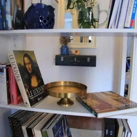 The Blue Sea Apartment *
