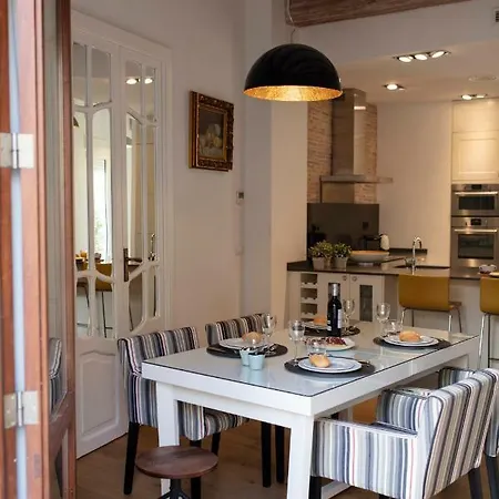 Florit Flats - Serranos