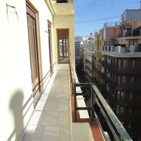 Entre La Estación Y El Ayuntamiento *