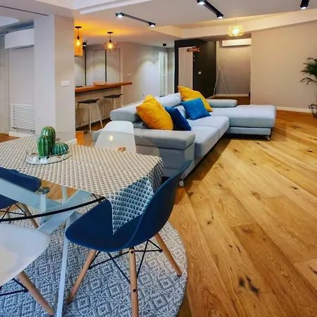 Hexagonal Design Апартаменты *