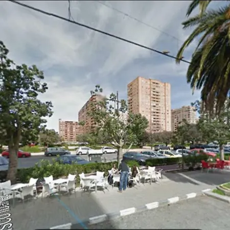 En Universidad Y Cerca De La Playa