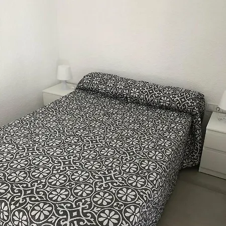 Calle De Frederica Montseny 'politica' Casa O Chalet