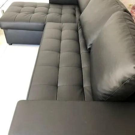 Calle De Frederica Montseny 'politica' Casa O Chalet