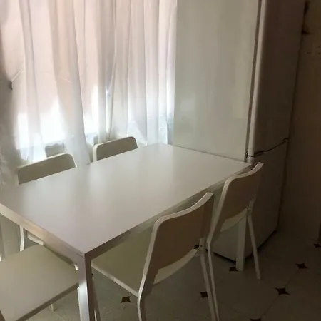 Szálloda Calle De Frederica Montseny 'politica' Casa O Chalet 3*