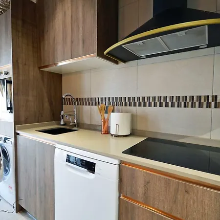 Casita En El Cabañal Con Patio *