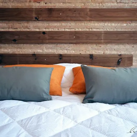 Casita En El Cabañal Con Patio