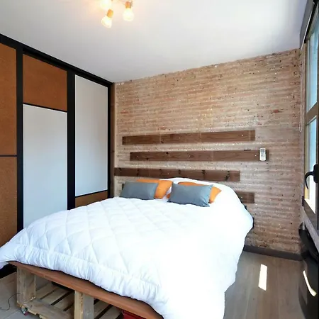 Casita En El Cabañal Con Patio