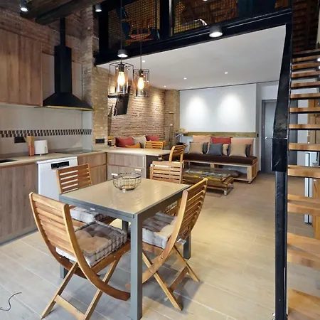 Casita En El Cabañal Con Patio *