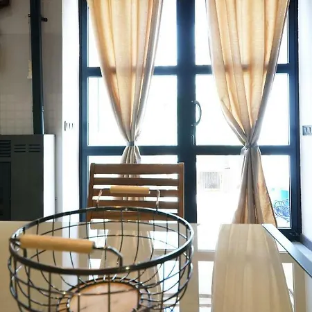 Casita En El Cabañal Con Patio *