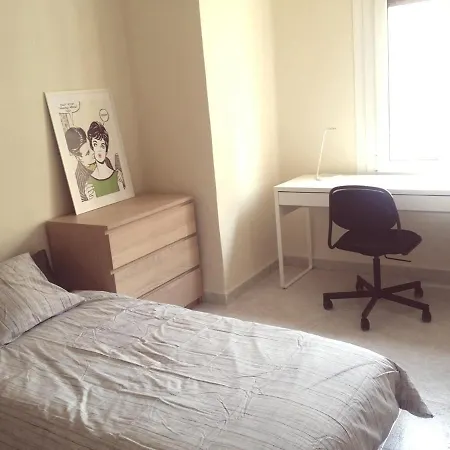 Apartment Lovely Two Bedroom Wifi In Centre *