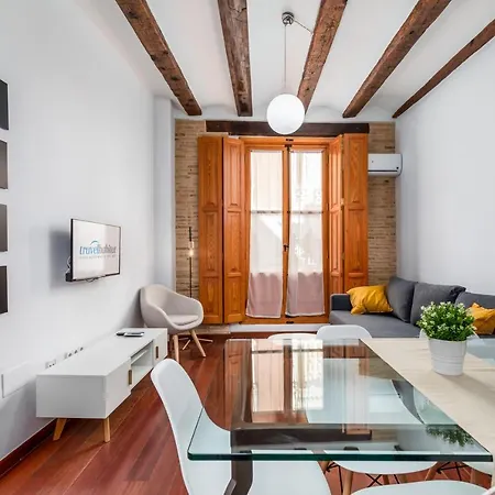 Travel Habitat Plaza De La Virgen Apartment